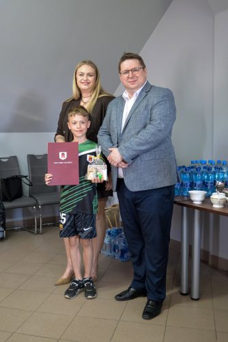 Wręczenie nagród dla dzieci z LKS Raciążek
